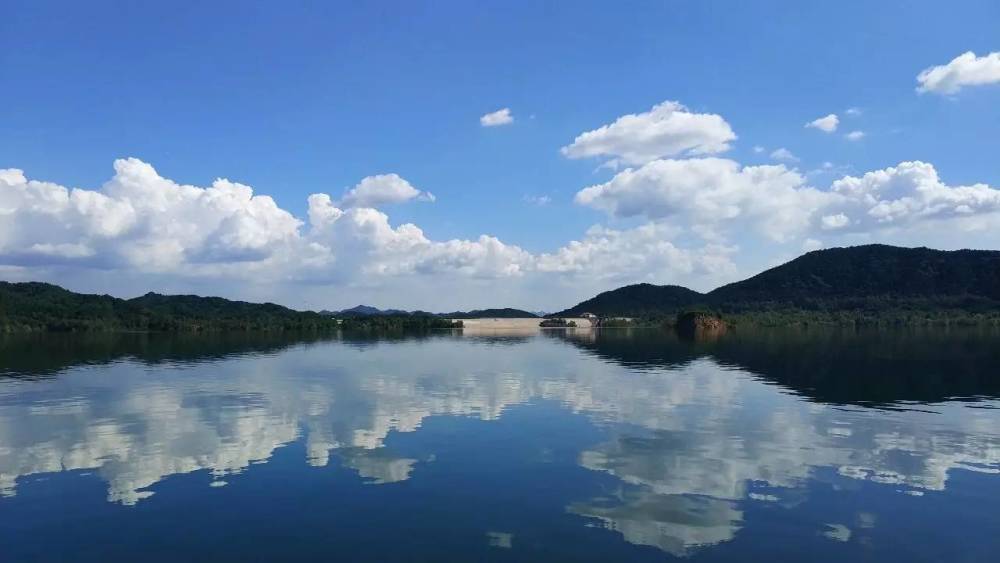 北京最大的水库,是亚洲最大的人工湖,有燕山明珠之称,不要门票