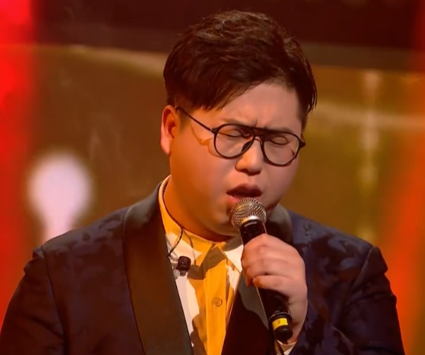 《好声音》屈杨演唱完毕,看完几位导师的点评,姜还是老的辣啊!