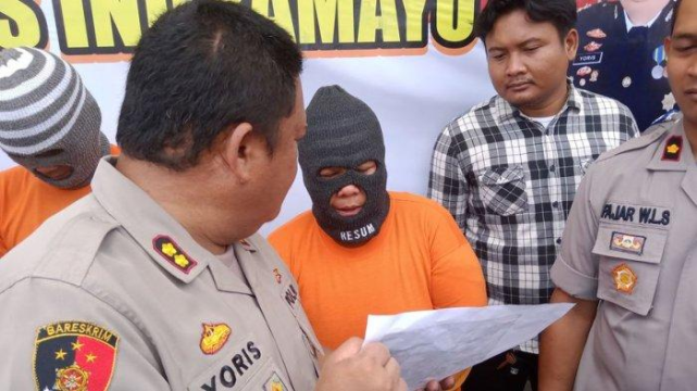 据悉,母亲本不想下如此毒手,但carudin在遭到反对后便性情大变