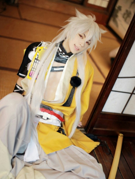 熊祁抛弃总裁装,cos刀剑乱舞小狐丸,活捉一只乖巧的小狐狸!