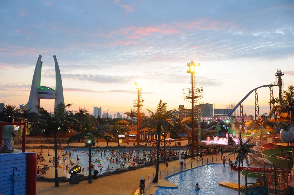 商业贸易的活力交互;而已投运的世茂广场,迪诺水