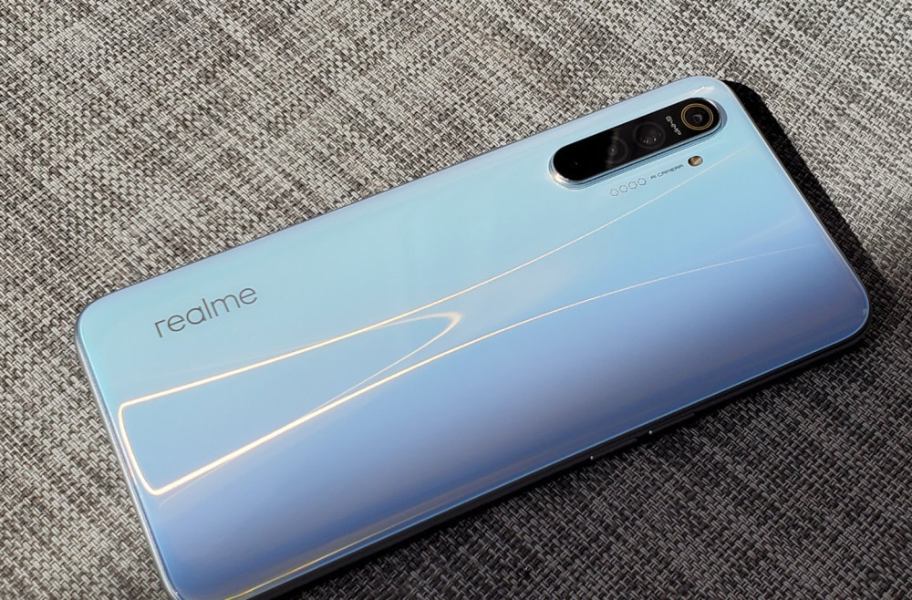 realme x2是一款全面向中高端看齐的手机,骁龙730g,6400w三星gw1四摄