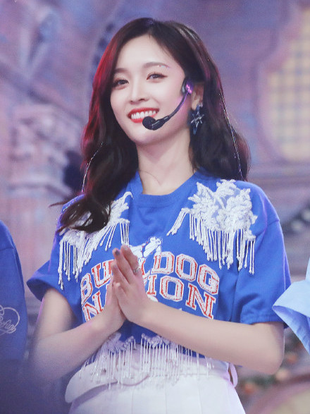 宁被曝恋情后哭,白宇曝光恋情后空降粉丝群,明