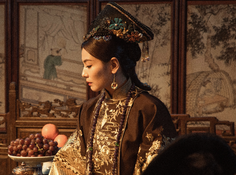 刘涛首次出演"清宫剧",造型别致气质非凡,看到儿子那一刻火了