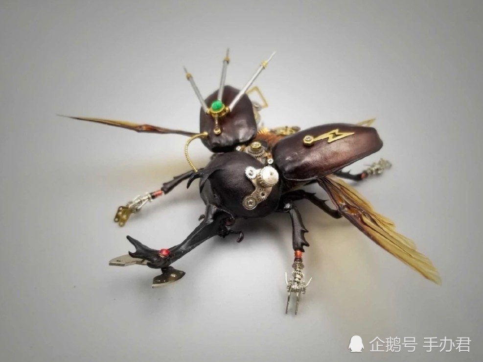 精美绝伦的艺术品朋克风机器昆虫手办这样的标本你喜欢吗