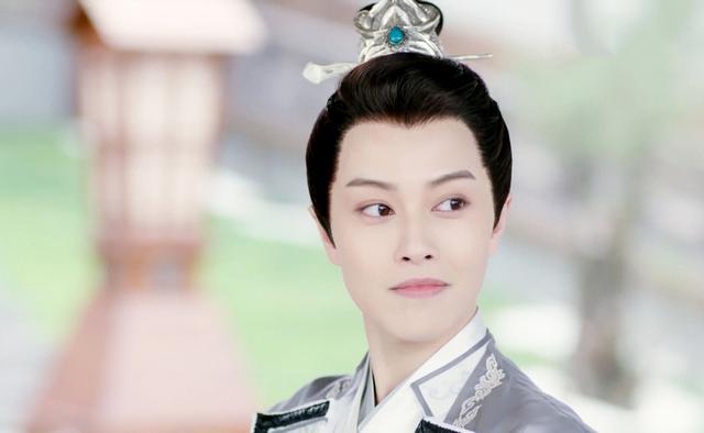 剧中,林依晨饰演花不弃,张彬彬饰演莲衣客和陈煜,林柏宏饰演东方炻,孙