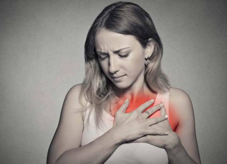 为什么女生心脏会突然"刺痛"一下?或与这几个原因有关,要注意
