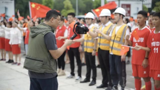 罗湖千人快闪视频震撼出炉!音乐一响就让人热