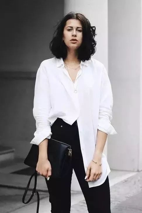 今年秋天流行"塞衣角",显瘦显高又时髦