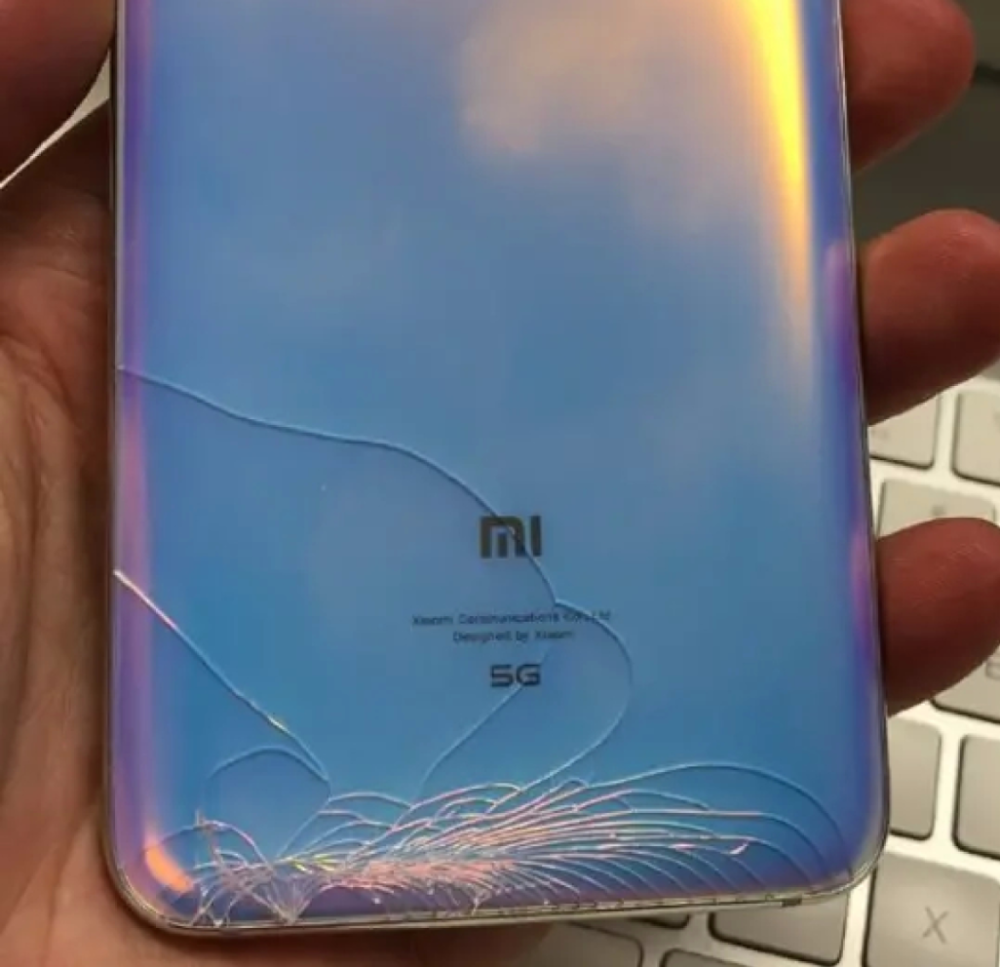 小米9 pro 5g首碎:看完了官方换屏价,终于换得起了!