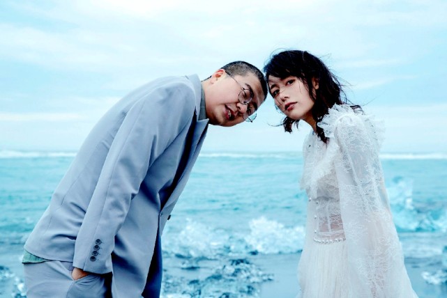 黑色底婚纱照_婚纱照风格(2)