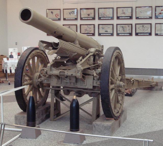 89式150毫米榴弹炮也被调来加强第四师团▲45式240毫米榴弹炮最终