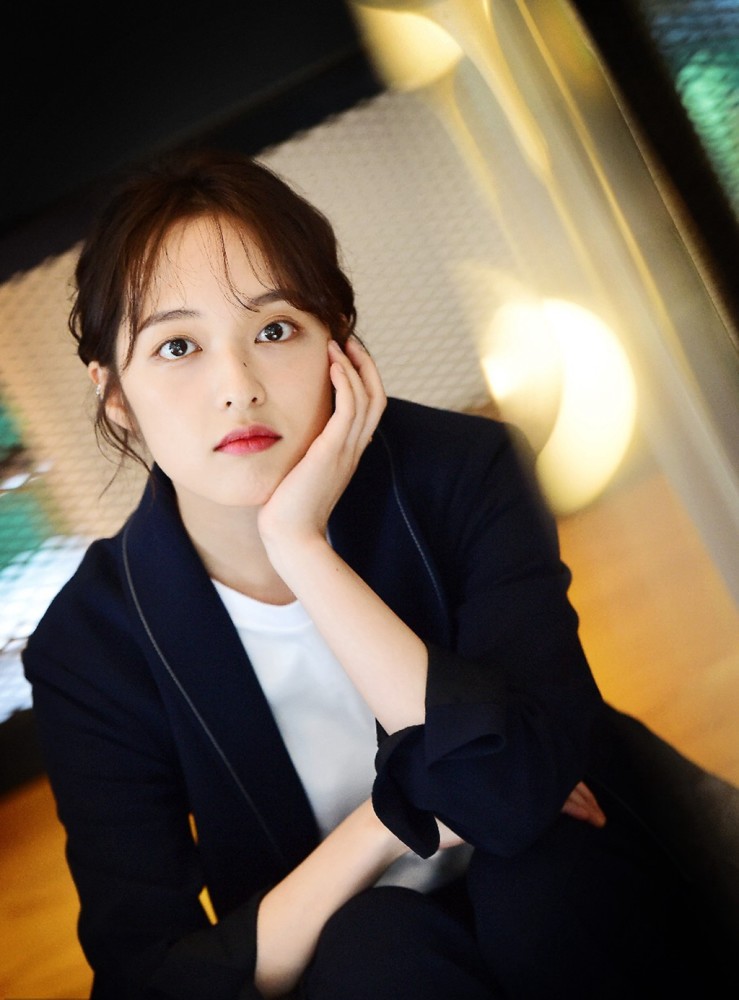 天空之城主演金宝罗清纯感满满