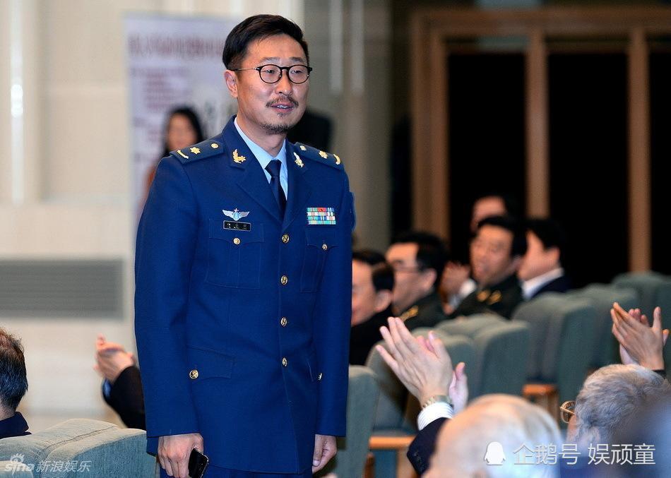 军人出身的他,演过多个角色,今天亮相阅兵方阵,一眼被认出