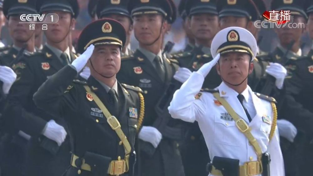 火箭军方队,领队是薛今峰少将,张凤中少将.