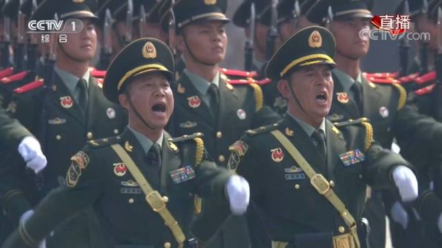 火箭军方队,领队是薛今峰少将,张凤中少将.空军方队,领队是景