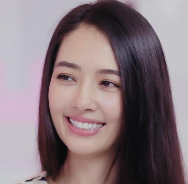 郭碧婷很受欢迎,其实碧婷的爸爸也格外的受关注,总是没有什么表情看