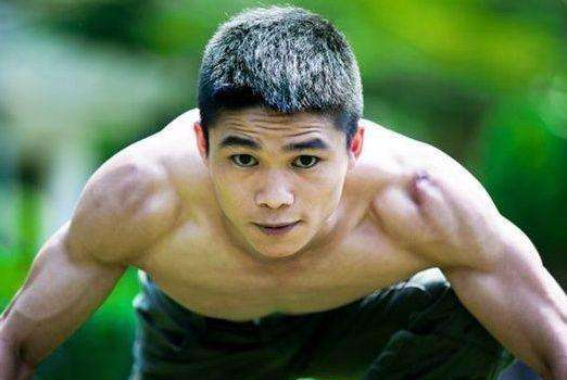 信心大增,很快《战狼2》就宣布开拍,吴京再次邀请庄小龙参演这个电影