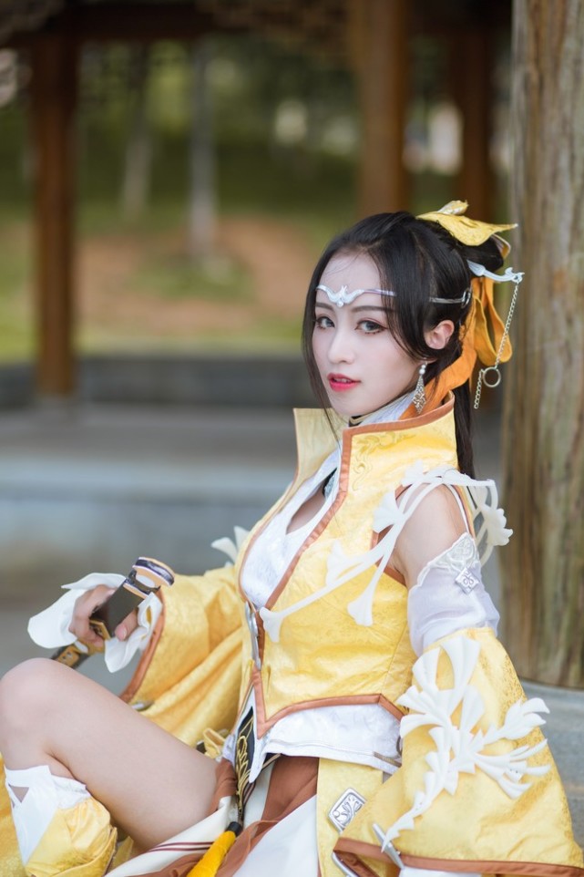 cos剑网三雪河二小姐长干吴儿女眉目艳新月