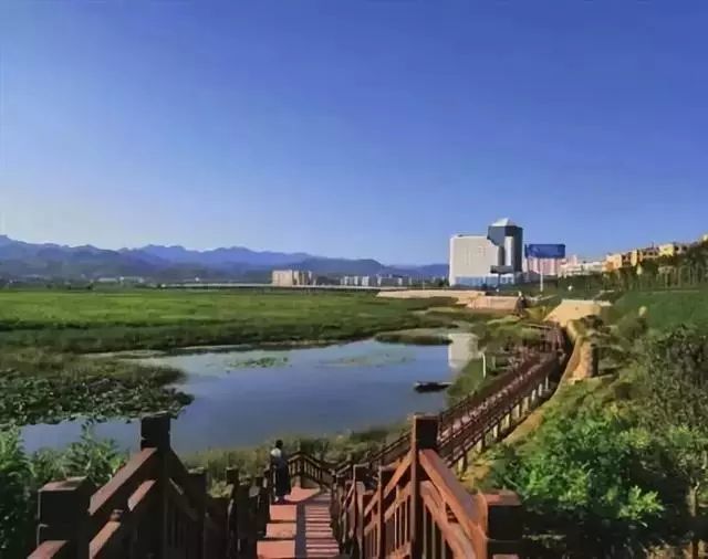 嵩縣是個旅遊大縣,陸渾水庫是風景名勝區,陸渾溼地更是將來嵩縣旅遊