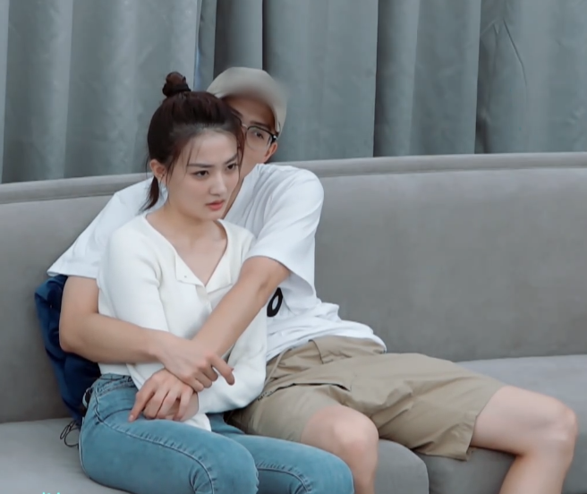 张铭恩徐璐吵架,看他哄徐璐的的招数,忍不住笑出打鸣声