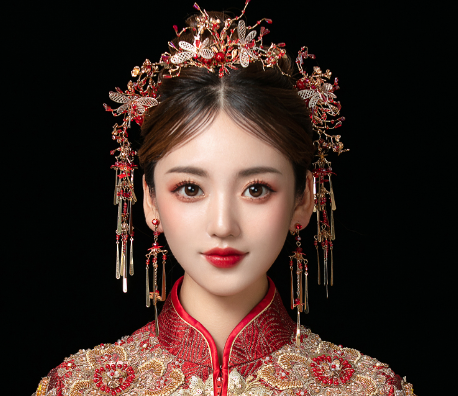 你的前世夫君会是哪一个家族的公子?选一款新娘凤冠,测出结果