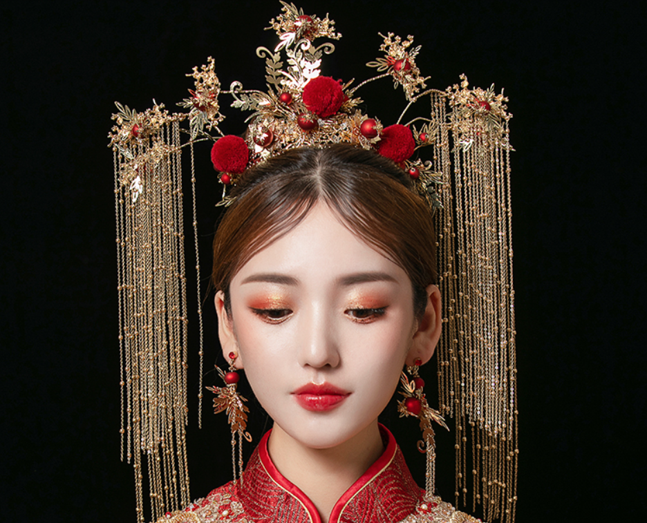 你的前世夫君会是哪一个家族的公子?选一款新娘凤冠,测出结果