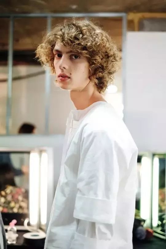 私底下的 leon 还是个业余的摄影爱好者,平时也会在 ins 上分享不少