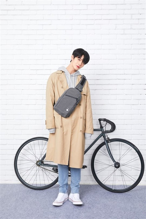 cix裴珍映被选为箱包代言人 品牌画报全面公开