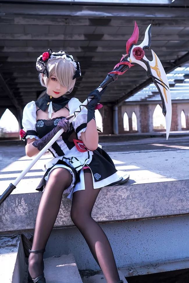 黑丝赛高!崩坏3天命女武神cos超还原!