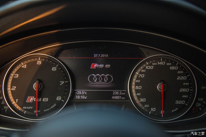 地表最强买菜车——奥迪rs 6,魅力的极致绽放