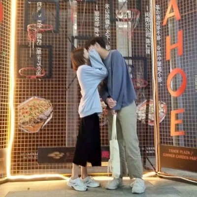 超火"ins风"情侣头像:如果你的可爱给了所有人,请别伤害我