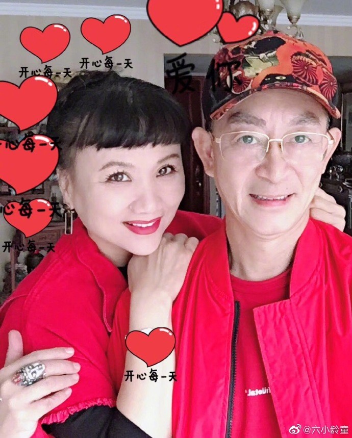 六小龄童罕见晒全家福为老婆庆生，夫妻恩爱一家人其乐融融（组图） - 4