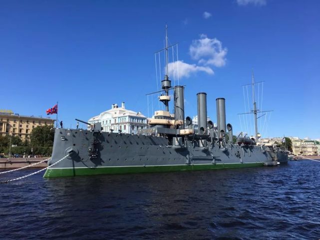 阿芙乐尔号巡洋舰(外观约20分钟)中"阿芙乐尔"意为"黎明"或"曙光".