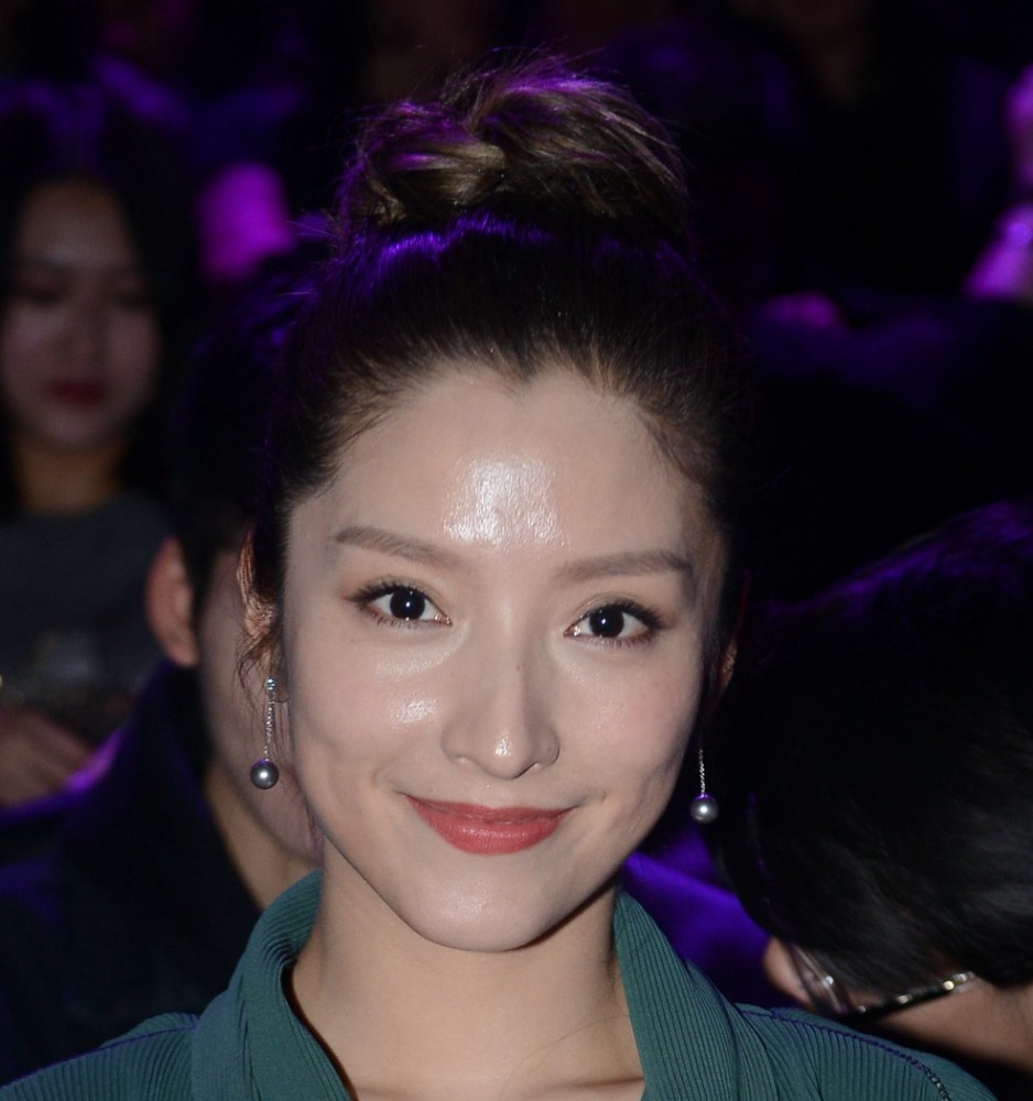 还记得09年快乐女声潘辰吗她现在美得不像话