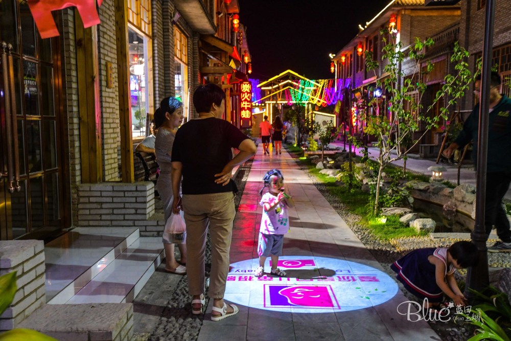 河南博爱县的花间巷是美食荟萃之地其中的屠王大骨头堪称一绝