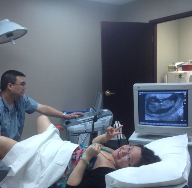 如果没有特殊情况或必须要做的,还是建议做腹部b超,阴超有些女性会有