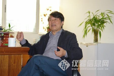 方家熊,图源仪器信息网方家熊(1939.