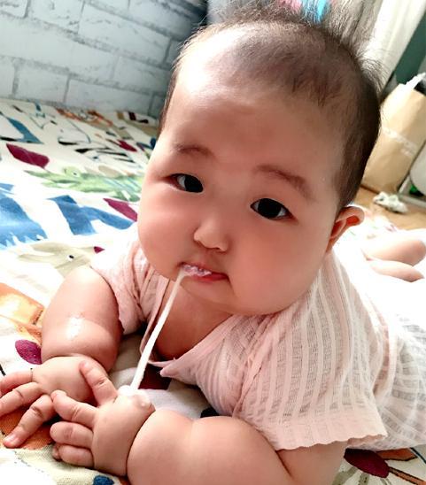 睡姿不正确毁娃颜值,新生儿能侧睡吗?注意七点