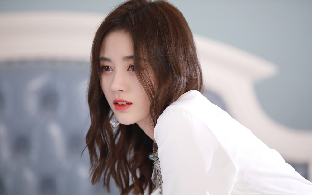 双十一晚会槽点不断,邓紫棋因耳返无声失水准