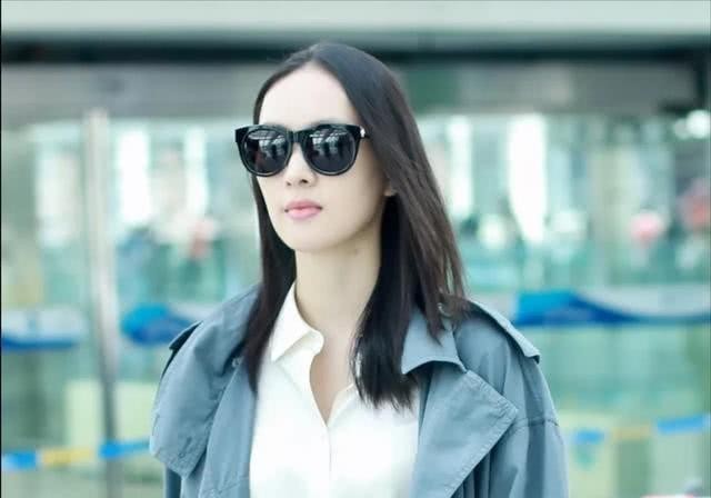 毛晓彤|毛晓彤开心晒合照，朱一龙笑得很呆萌，35岁童瑶美艳依旧