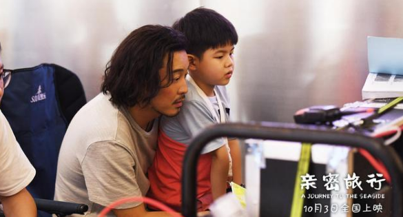 学吴京跨界做导演,自导自演处女作扑街,首映只