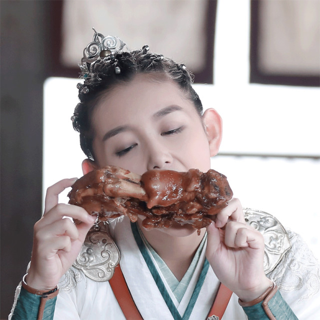 《神雕侠侣》的小郭芙,00后中戏小花,《哪咤降妖记》饰演哪吒