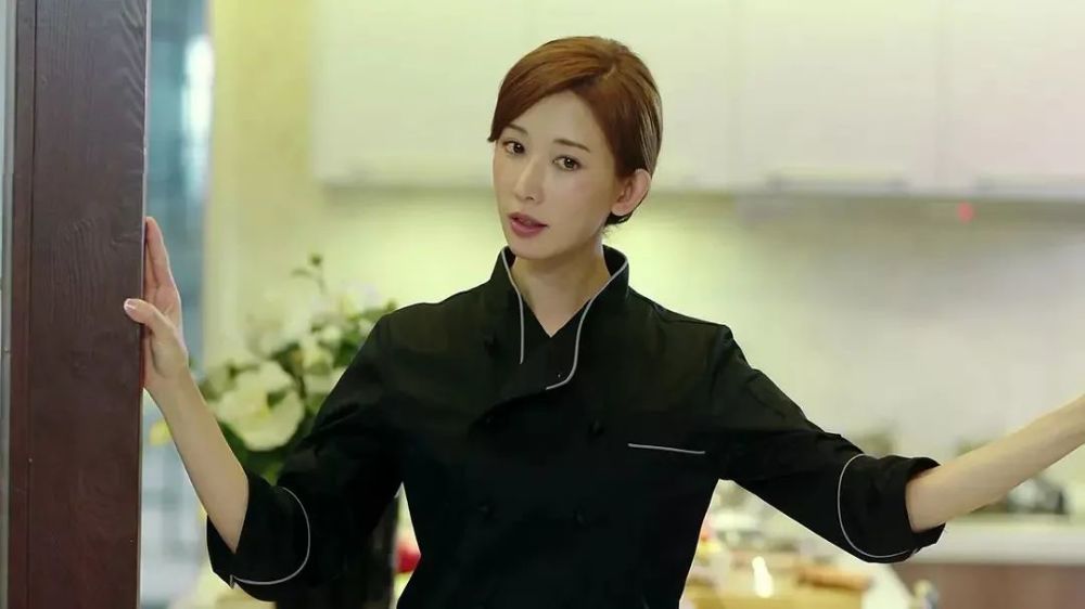 路晋的私厨是和顾胜男完全不同类型的志玲姐姐.