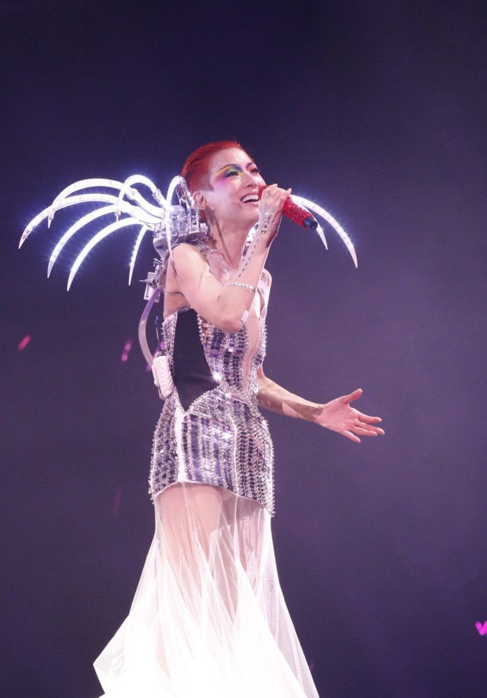 郑秀文的这些演唱会雷人造型,你见过吗?