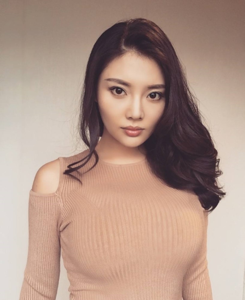 《余罪》女主徐冬冬,因火辣身材爆红,难道演技被忽略了吗?