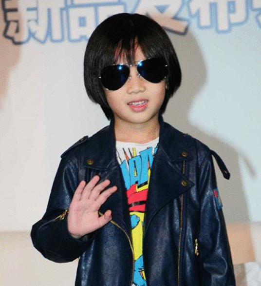 kimi近照曝光被质疑"长歪"了,看到颜值,难怪林志颖不晒照