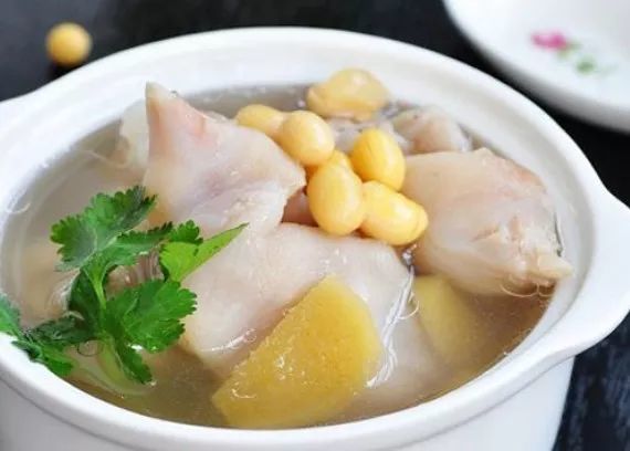 黄豆猪脚汤