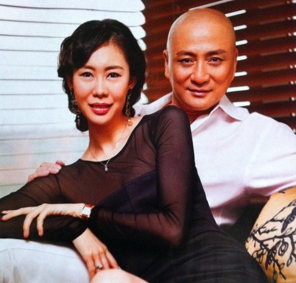 他名气一度超刘德华,生双胞胎女儿和儿子,如今两对儿女甜美帅气