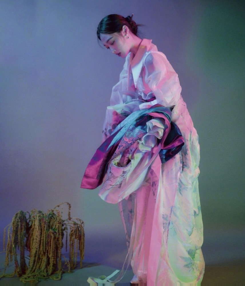 崔雪莉甜美造型,纱裙给人仙气飘飘的感觉